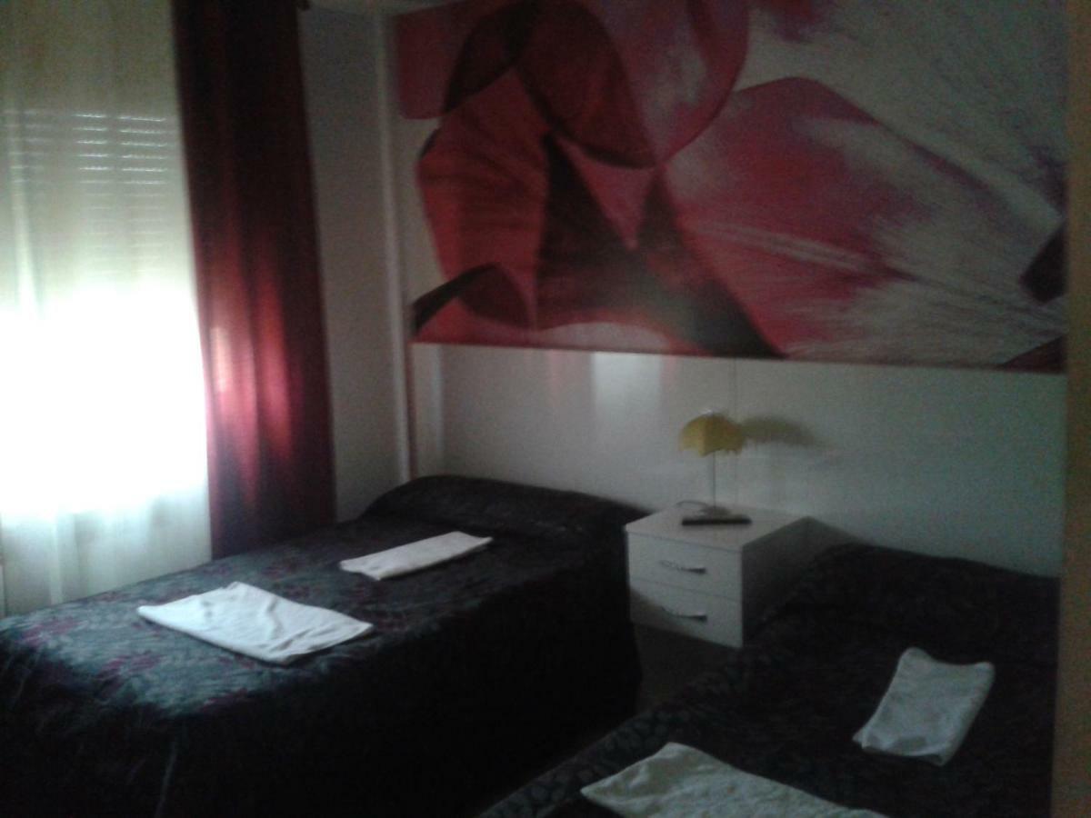 Hostal Texas 2 Fuentes de Ebro المظهر الخارجي الصورة