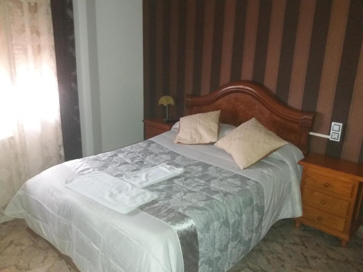 Hostal Texas 2 Fuentes de Ebro المظهر الخارجي الصورة